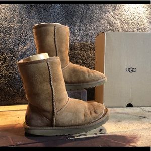 UGG classic short Boots in Chestnut